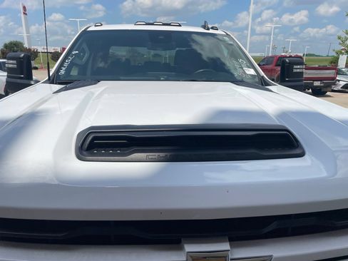 Used 2025 Chevrolet Silverado 2500 Custom w/ Custom Value Package AWD/4WD image 3