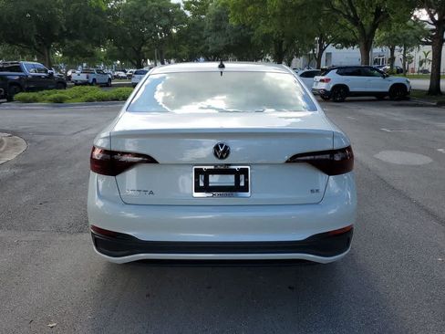 Used 2023 Volkswagen Jetta SE FWD image 13