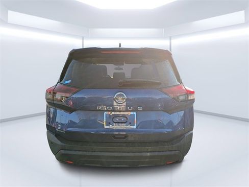 Used 2021 Nissan Rogue S image 5