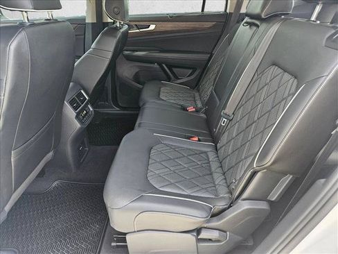 Used 2024 Volkswagen Atlas SEL Premium R-Line AWD/4WD image 19