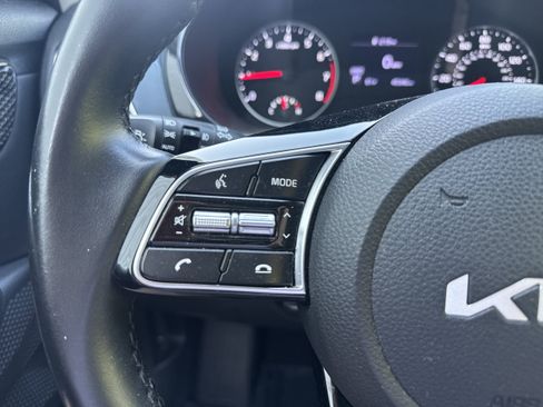 Used 2023 Kia Seltos S w/ Navigation Package FWD image 21