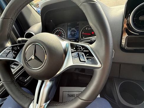 Used 2025 Mercedes-Benz Sprinter 2500 image 18