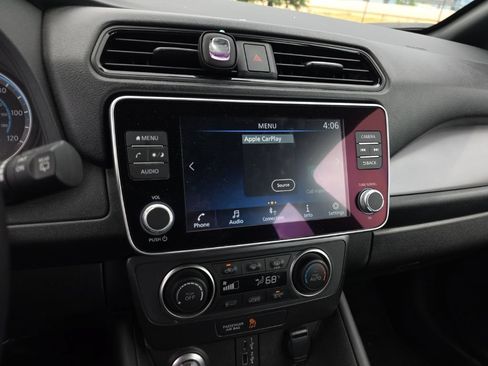 Used 2025 Nissan Leaf S FWD image 4