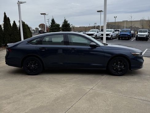 Certified 2025 Honda Accord SE image 2