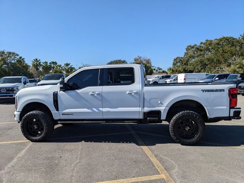 Used 2024 Ford F250 XLT w/ Black Appearance Package image 6