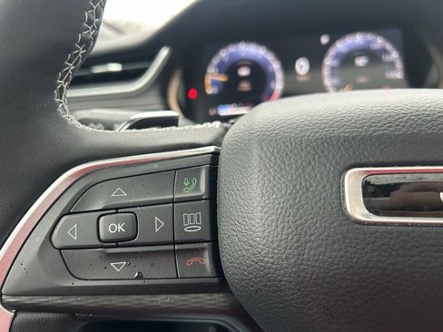 Used 2025 Jeep Grand Cherokee L Laredo w/ Luxury Tech Group I image 19