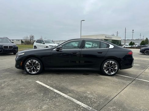 Certified 2025 BMW 530i image 6