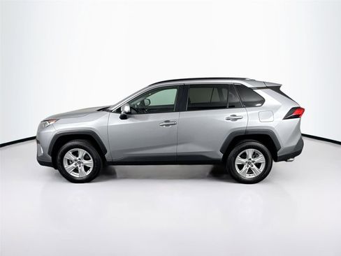 Used 2021 Toyota RAV4 XLE FWD image 11