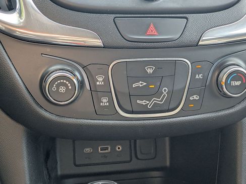 Used 2020 Chevrolet Equinox LT AWD/4WD image 19