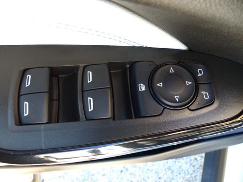 Used 2025 Chevrolet Trax LT image 19