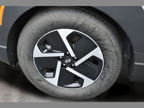 New 2026 Hyundai Ioniq 9 SE image 8