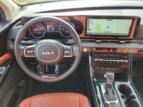 Used 2022 Kia Carnival SX FWD image 19