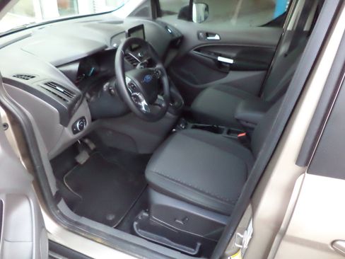 Used 2020 Ford Transit Connect XLT image 2