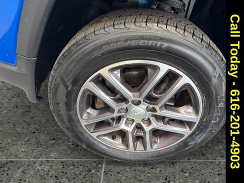 Used 2017 Jeep Compass Latitude w/ Cold Weather Group image 24