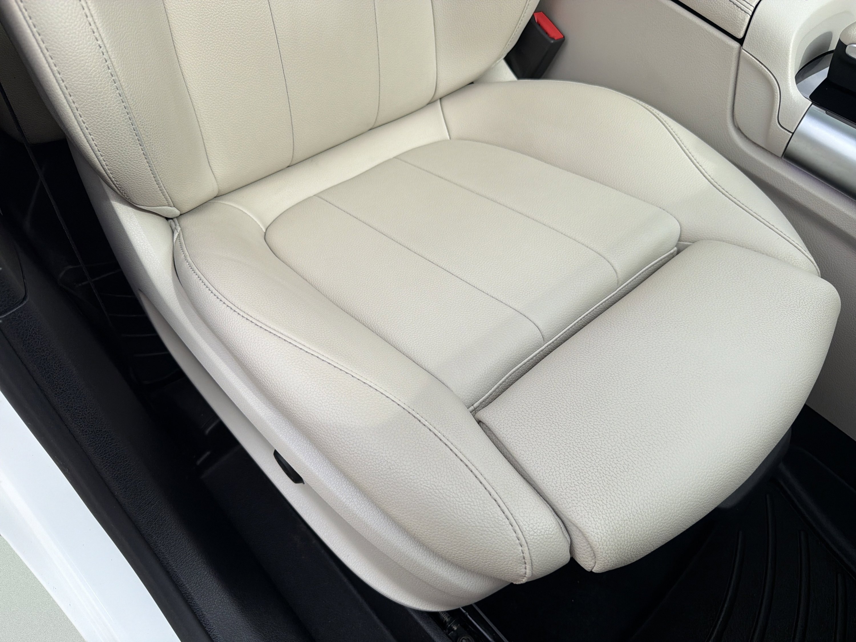 Used 2021 Mercedes-Benz GLB 250 4MATIC image 44