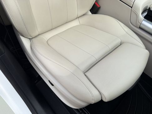 Used 2021 Mercedes-Benz GLB 250 4MATIC image 44