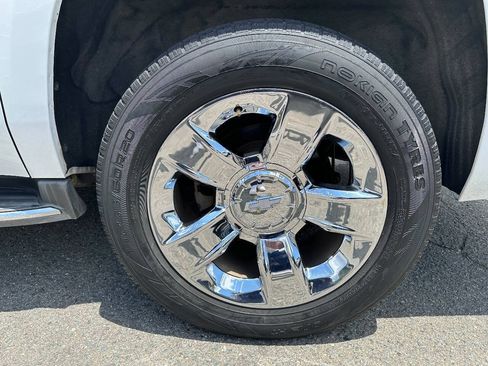 Used 2016 Chevrolet Suburban LTZ RWD image 20