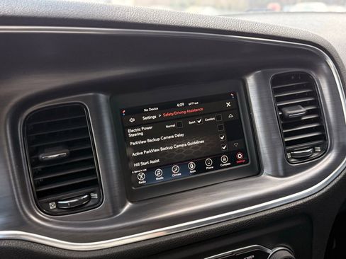 Used 2018 Dodge Charger SXT w/ Blacktop Package image 33