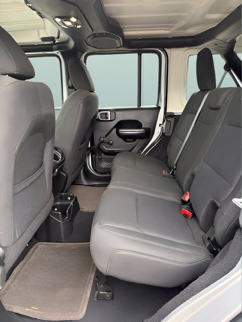 Used 2018 Jeep Wrangler Unlimited Sport AWD/4WD image 13