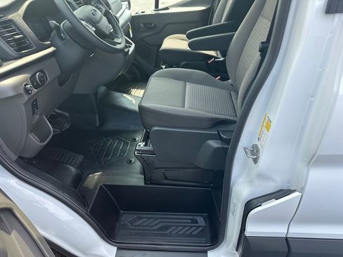 New 2026 Ford Transit 250 148 Medium Roof RWD image 9