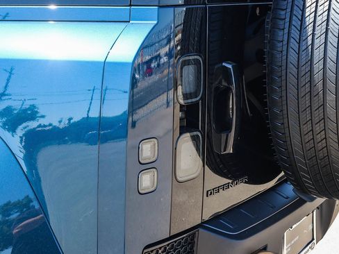 New 2026 Land Rover Defender 110 AWD/4WD image 11