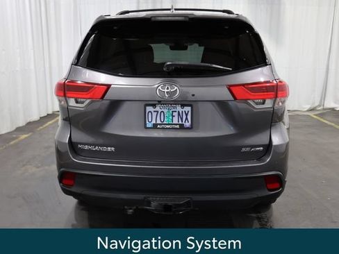 Used 2018 Toyota Highlander SE AWD/4WD image 4