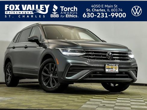 Certified 2024 Volkswagen Tiguan SE w/ Panoramic Sunroof Package image 1