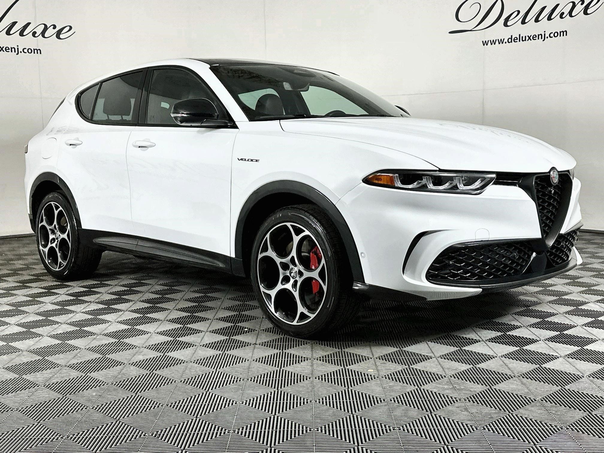 Used 2024 Alfa Romeo Tonale Veloce w/ Active Assist Package AWD/4WD image 1