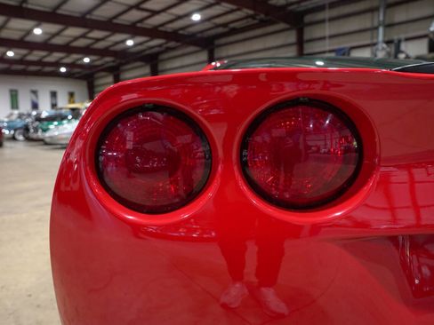 Used 2007 Chevrolet Corvette Base 2dr Coupe w/ Preferred Equipment Group image 31