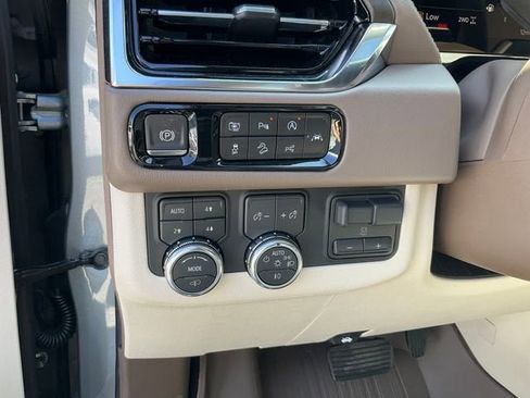 New 2026 GMC Yukon Denali w/ Denali Reserve Package image 7