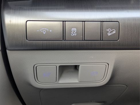 Used 2024 Hyundai Kona Limited AWD/4WD image 26