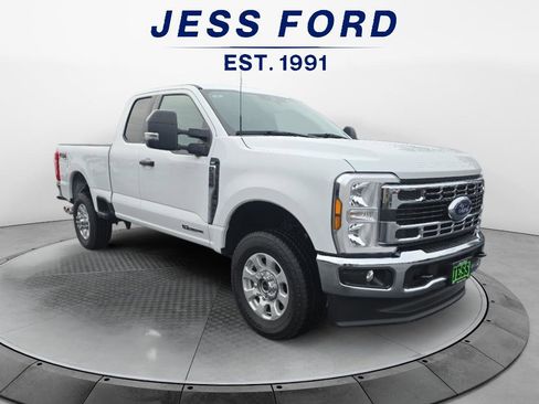 Used 2024 Ford F350 XLT w/ FX4 Off-Road Package image 7