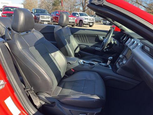 Used 2019 Ford Mustang GT Premium image 15