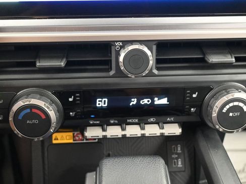 Used 2025 Toyota 4Runner TRD Off-Road Premium w/ Tow Technology Package AWD/4WD image 18