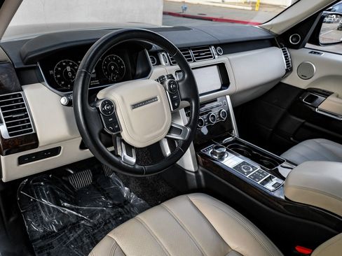 Used 2017 Land Rover Range Rover HSE AWD/4WD image 2