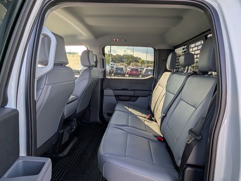 New 2025 Ford F550 4x4 Crew Cab image 18