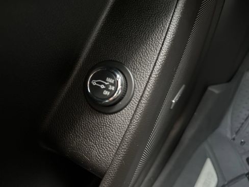 Used 2019 Chevrolet Traverse LT w/ LT Premium Package image 44