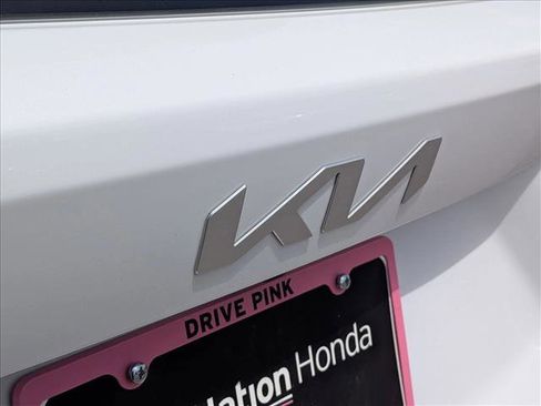 Used 2023 Kia Sorento LX image 14