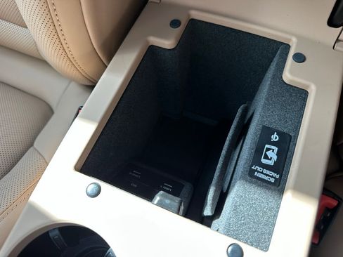 Used 2025 Porsche Macan image 29