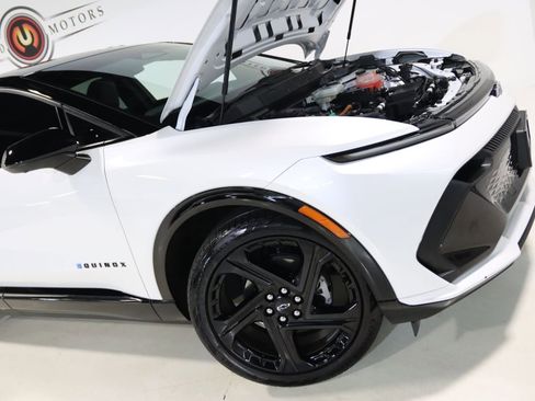 Used 2025 Chevrolet Equinox EV RS FWD image 77