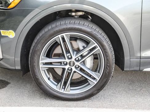Used 2021 Audi Q5 e Premium w/ Convenience Package image 9