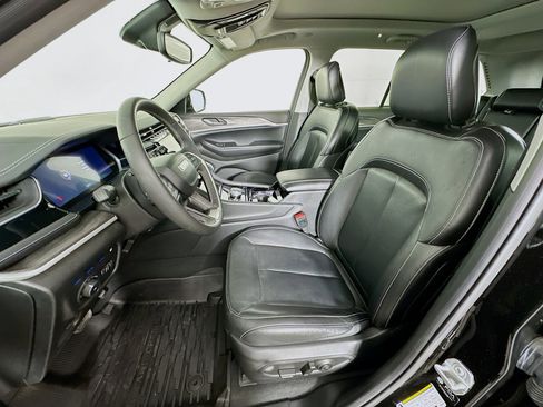 Used 2022 Jeep Grand Cherokee Limited 4xe image 13