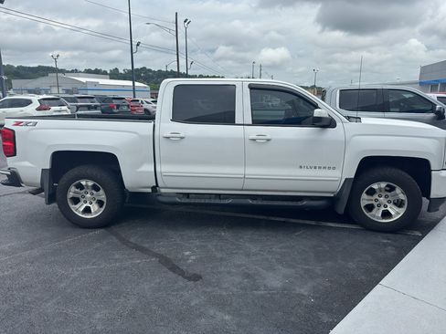 Used 2018 Chevrolet Silverado 1500 LT w/ All Star Edition AWD/4WD image 3