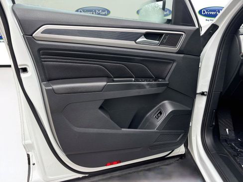 Used 2020 Volkswagen Atlas Cross Sport SEL FWD image 20