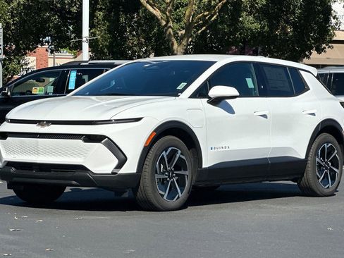 New 2026 Chevrolet Equinox EV LT image 7