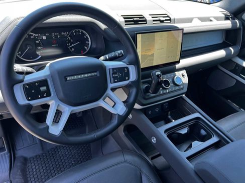 Used 2023 Land Rover Defender 130 SE image 19