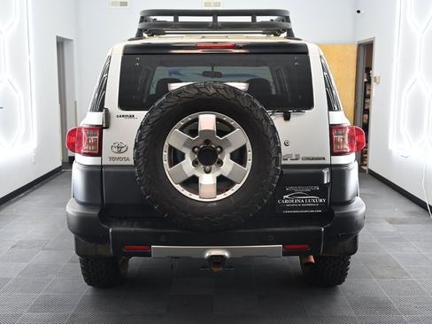 Used 2007 Toyota FJ Cruiser 4WD image 3