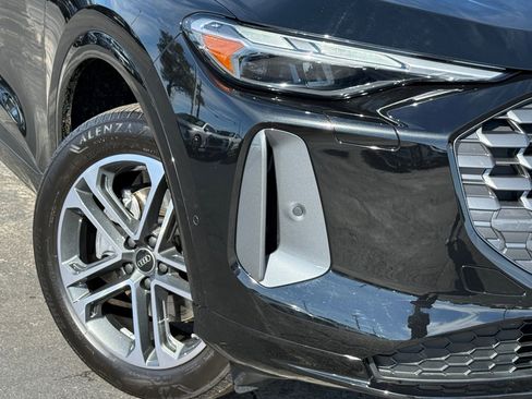 Certified 2025 Audi Q5 Premium w/ Convenience Package image 5