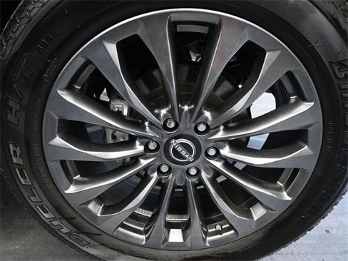 Used 2024 Nissan Armada Platinum w/ Captain's Chairs Package image 15