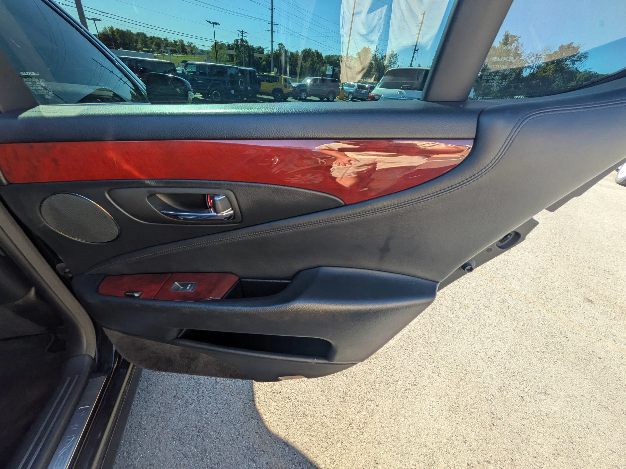 Used 2012 Lexus LS 460 AWD w/ Comfort Pkg image 38